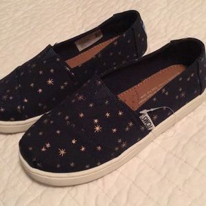 Kids Navy Blue Toms Size Y13